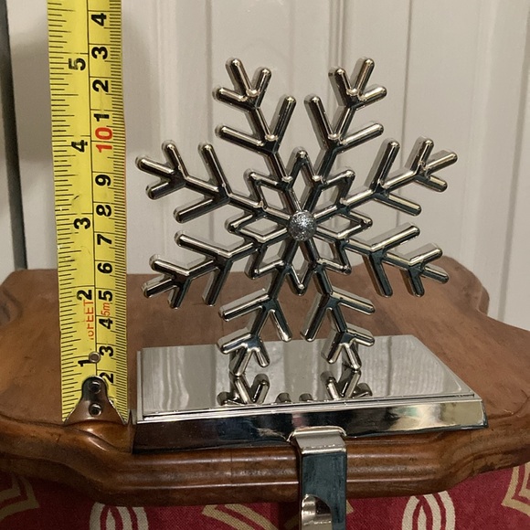 SNOWFLAKE Stocking Holder - Picture 10 of 10